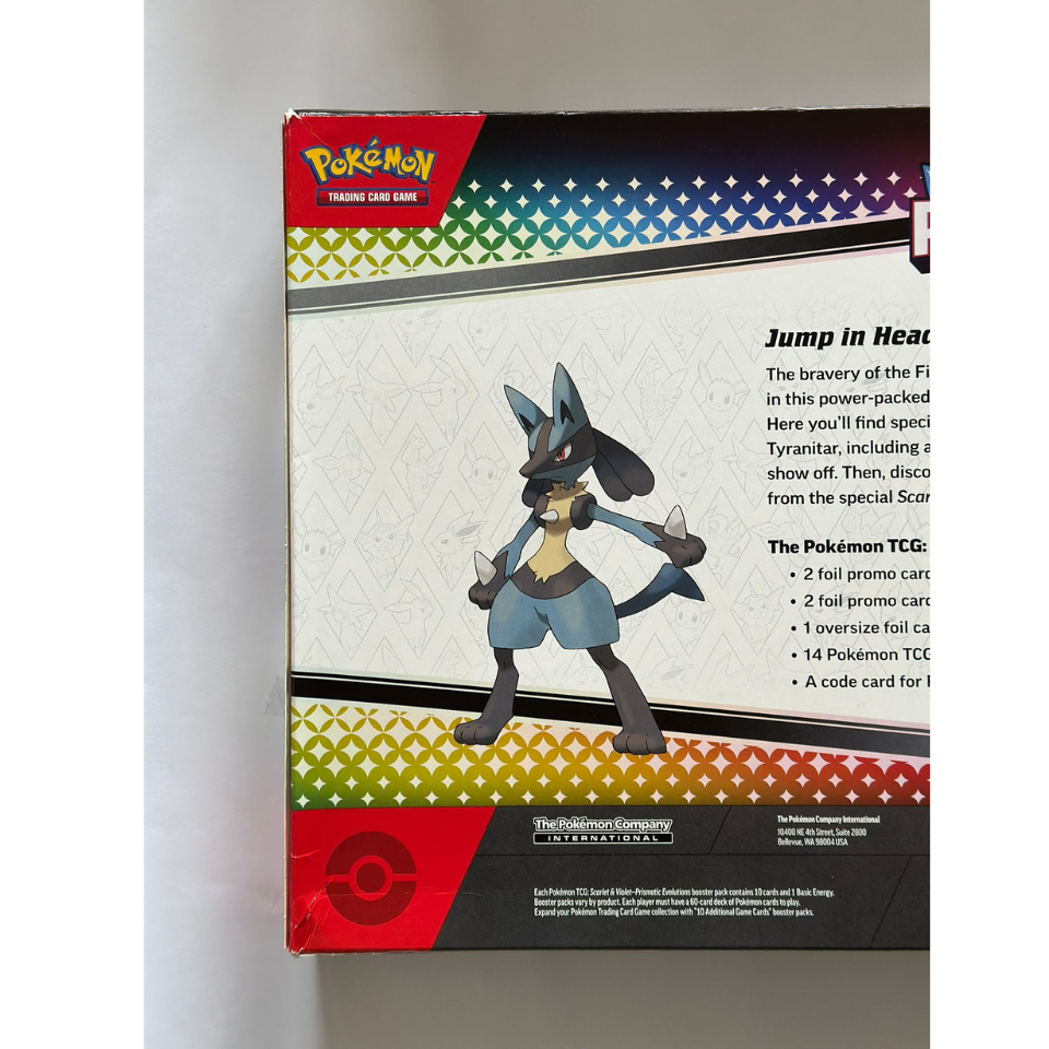 Pokemon Prismatic Evolutions: Lucario ex & Tyranitar ex Premium Collection - Slika 7